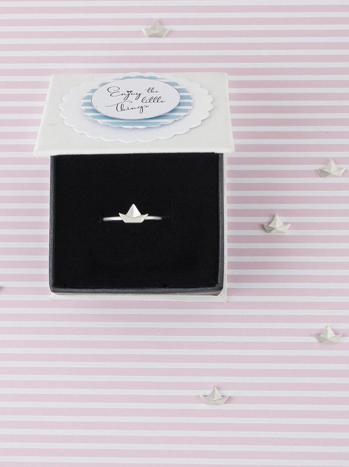 Papierschiff-Boot-Ring-Origami